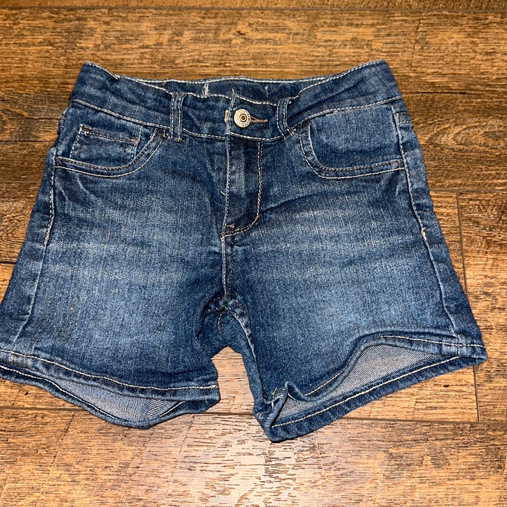 Girls Levi Strauss shorts